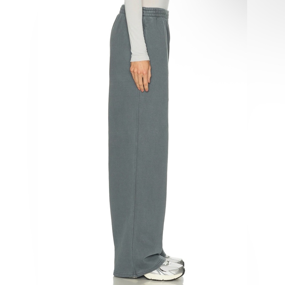 SKIMS Boyfriend Cotton Fleece Baggy Sweatpants in color Zircon NWT Sz XS - Picture 4 of 7